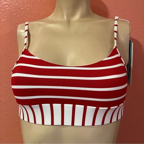 BEACH BUNNY TOP!! - Picture 3 of 6